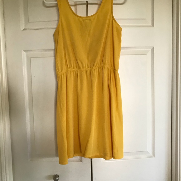 Yellow dress - Picture 3 of 3